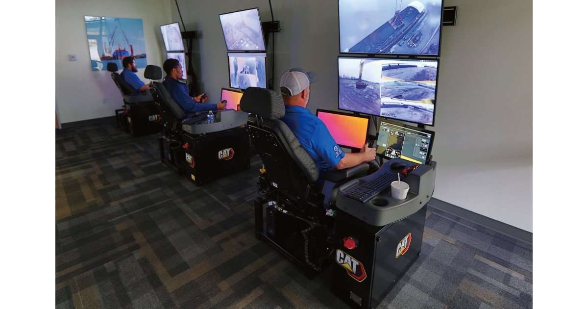 21_6_23_5 キャタピラージャパン,建設機械の遠隔操作を可能にする「Catコマンドステーション」を発売