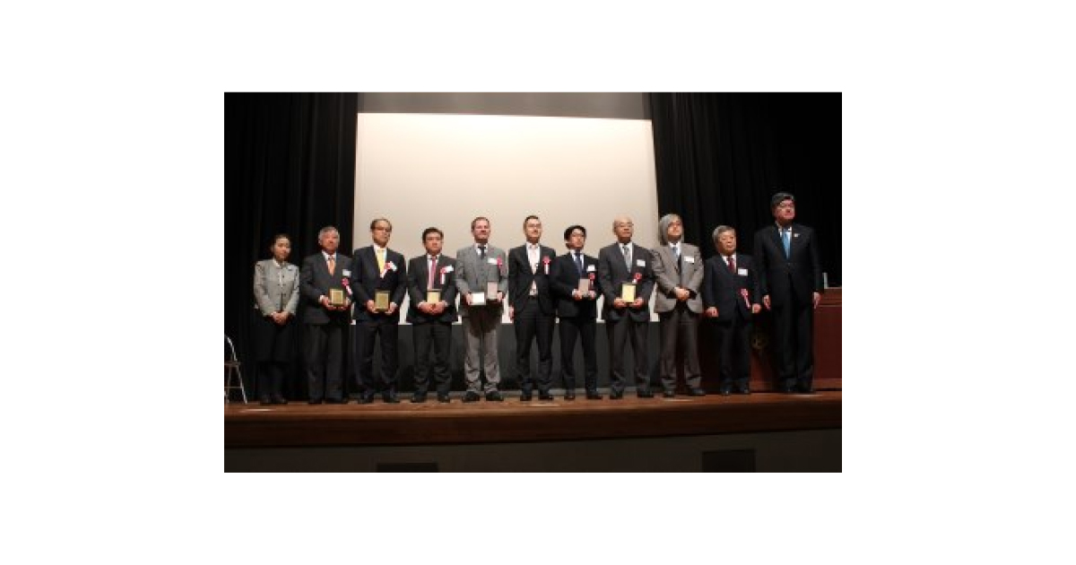 トライボコーティング技術研究会，シンポジウムと岩木賞贈呈式が開催される