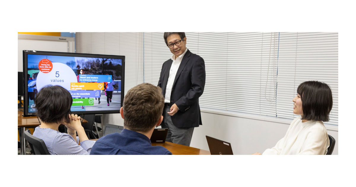 UDトラックス，「SmartHR」を採用，人事関連業務のDXと戦略人事化を加速